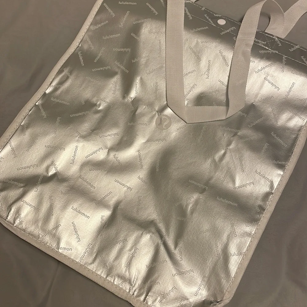 Lululemon large bag - Picture 8 of 8